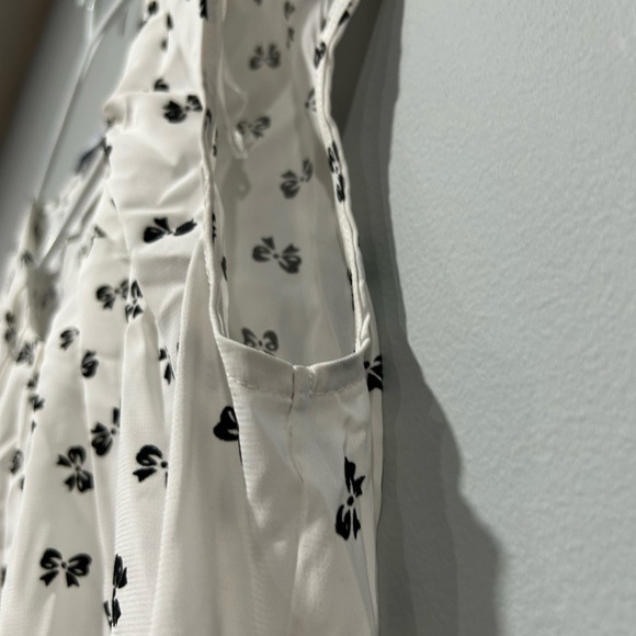 Loose white/black blouse - Picture 6 of 7